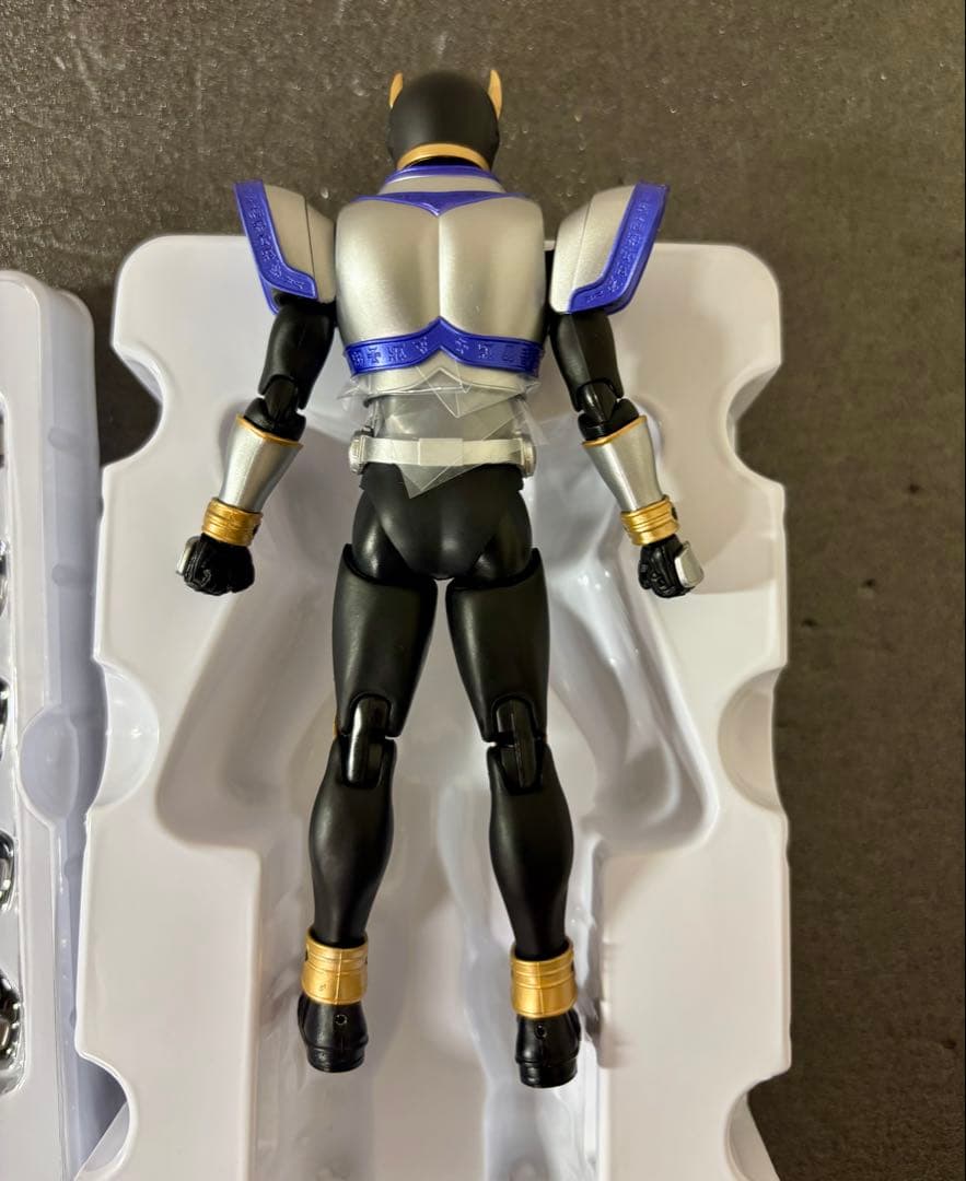 S.H.Figuarts 真骨彫製法　仮面ライダークウガ タイタンフォーム