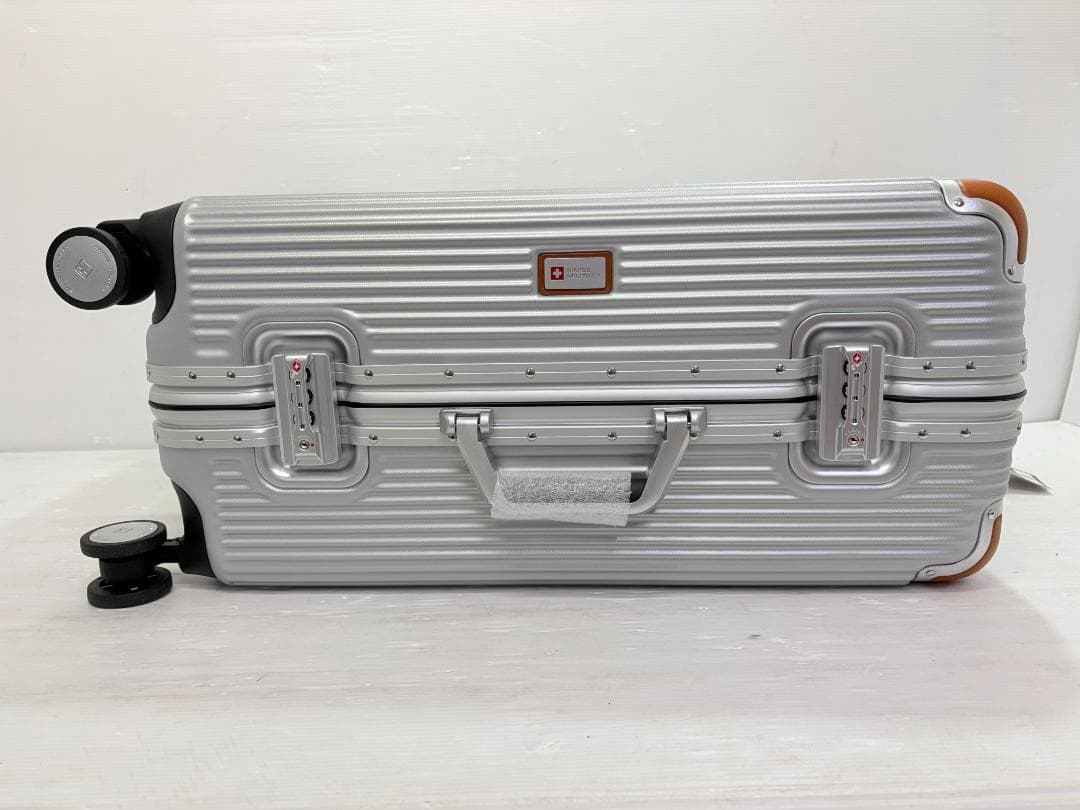 未使用 スイスミリタリー キャリーケース SM-C624（64L）シルバー