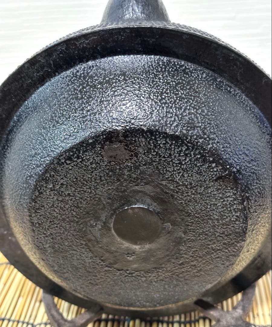 未使用品、供箱、栞、タグ付　南部天正堂作２０型コシキアラレ　南部鉄瓶　南部鉄器