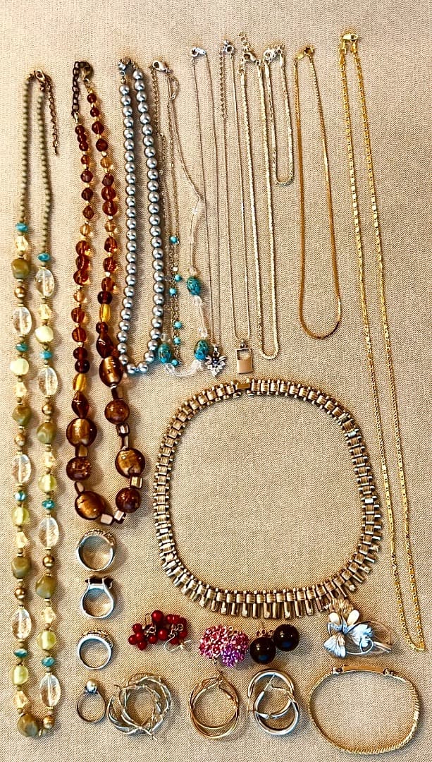 【遺品整理】厳選品　ネックレス/指輪/ピアス/ブレスレット/ブローチ　刻印あり