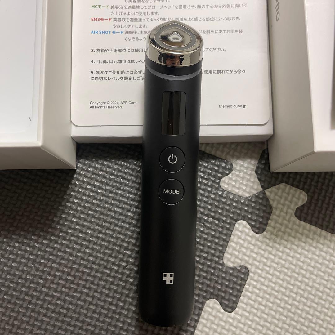 美品！ メディキューブ AGE-Rブースタープロ ブラック 美顔器