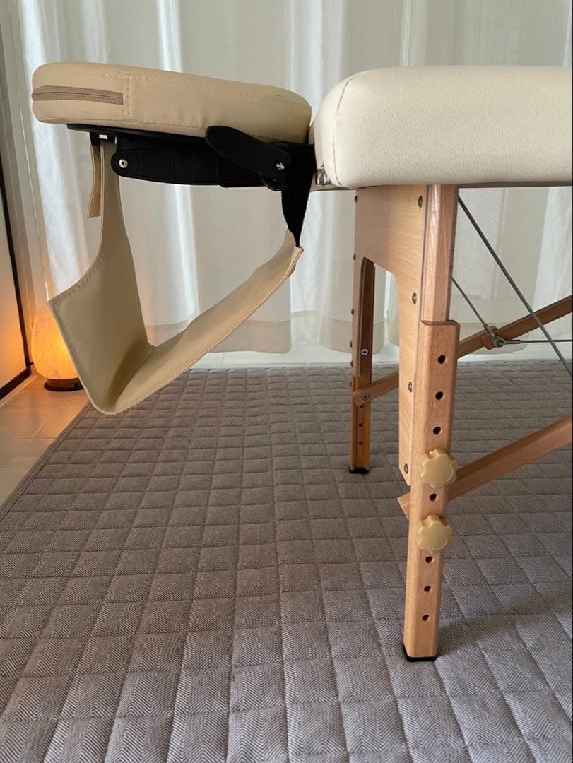 【美品⠀】マッサージベッド折りたたみ 施術ベッド アイボリー