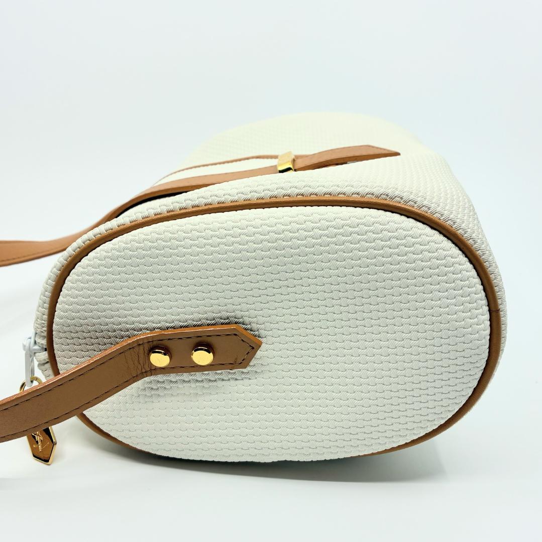 YSL イヴ・サンローラン 白 ホワイト ショルダーバッグ A1356A4