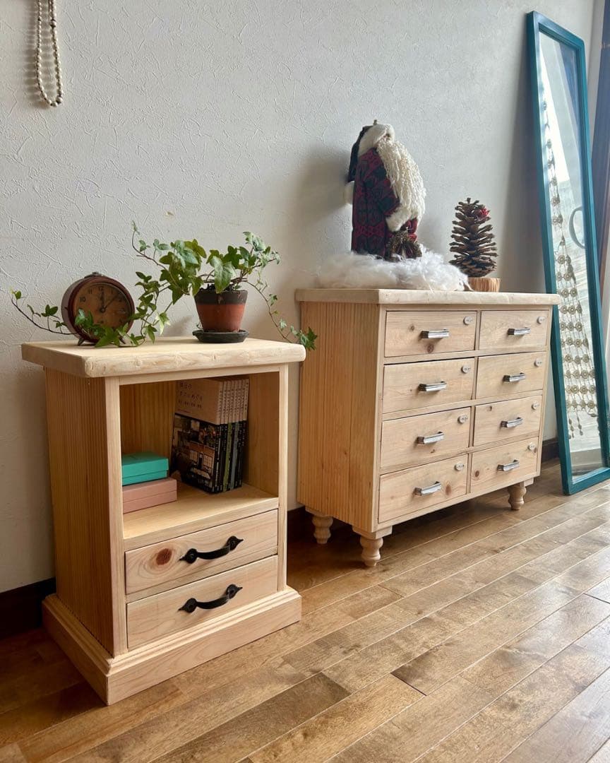 【ハンドメイド】国産ひのき使用　デザインサイドチェスト　アンティーク