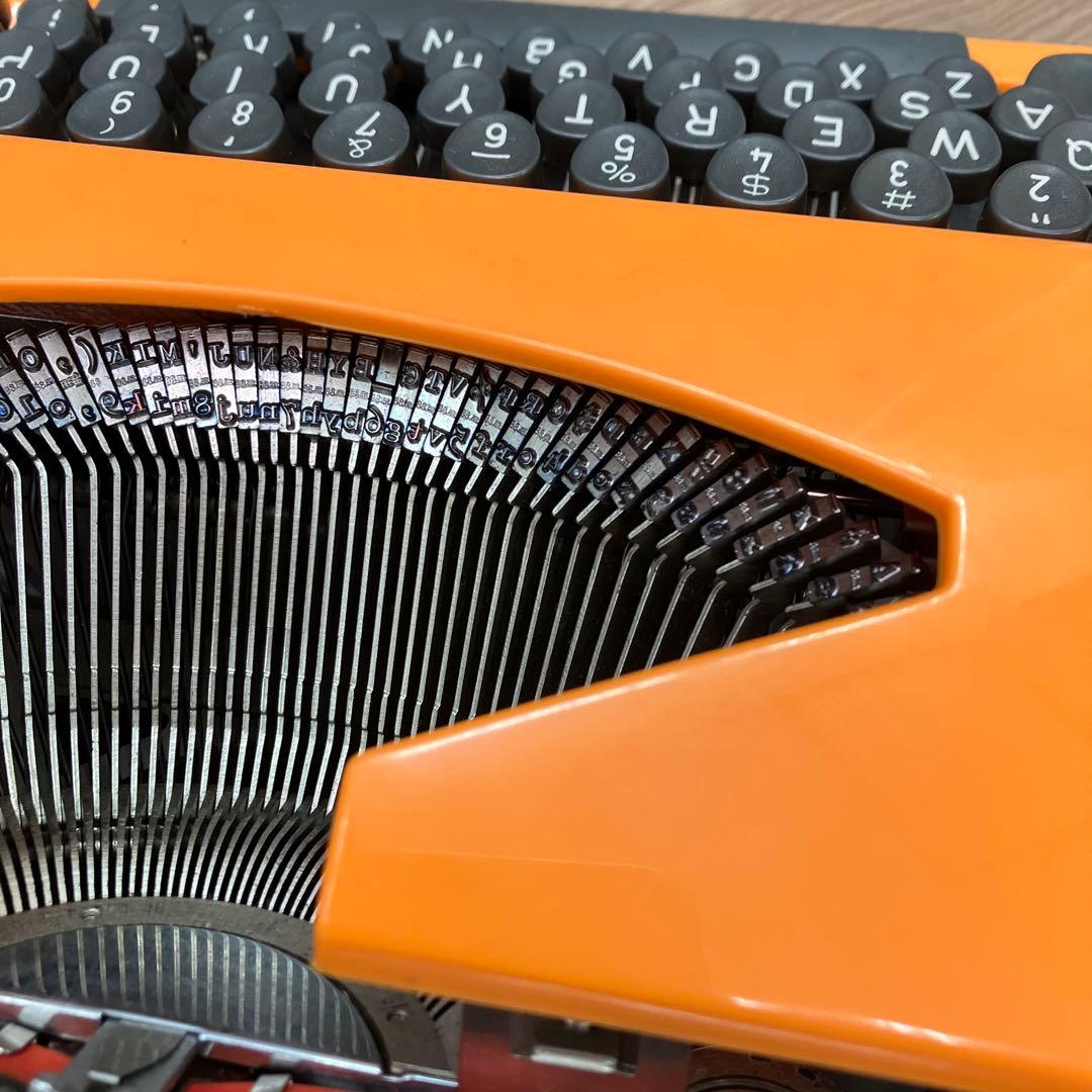 B-5 ジャンク品 昭和レトロ 希少 極美品 Triumph タイプライター