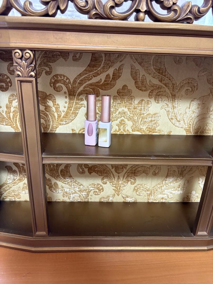 アンティークショップkioのブロンズ色の装飾棚 2段