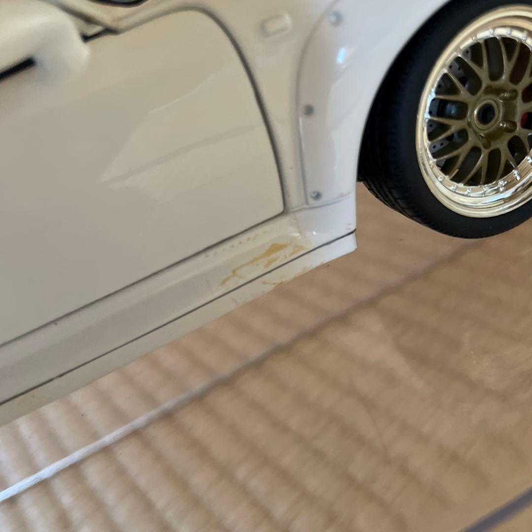 ポルシェ911 1/18スケール ホワイト