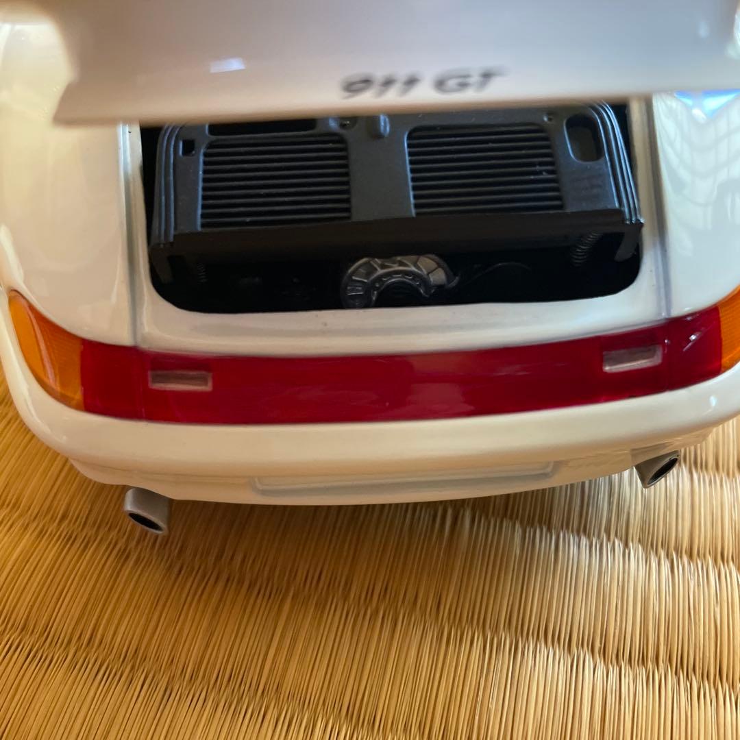 ポルシェ911 1/18スケール ホワイト
