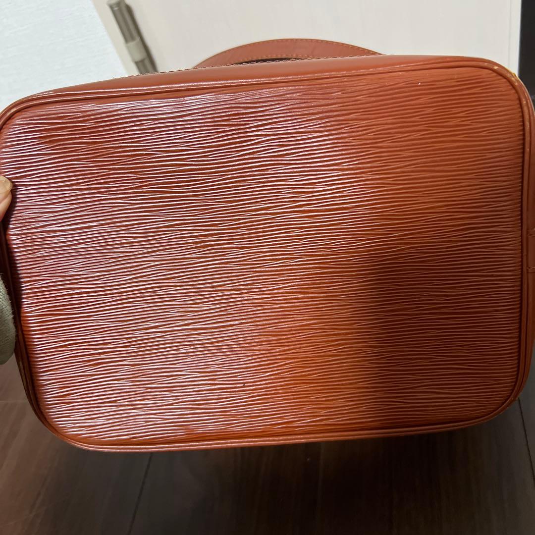 Louis Vuitton エピ　ショルダーバッグ