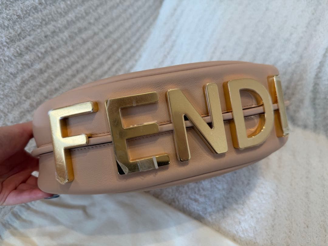 FENDI フェンディグラフィー スモール レザー ワンショルダーバッグ ピンク