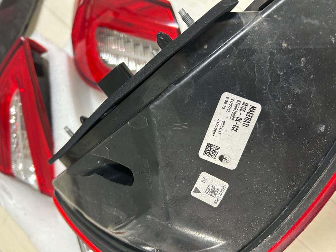 マセラティ　テールランプ m156