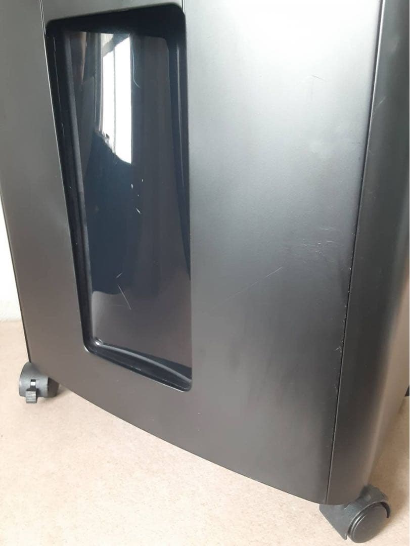 アイリスオーヤマ オートフィードシュレッダー AZ-AFS60M 2024年製