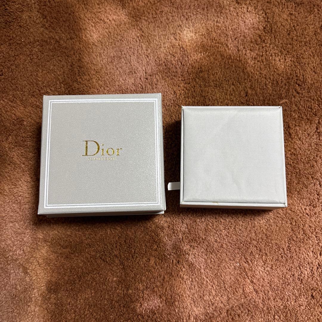 【希少】DIOR CD スタッドピアス（ゴールド）