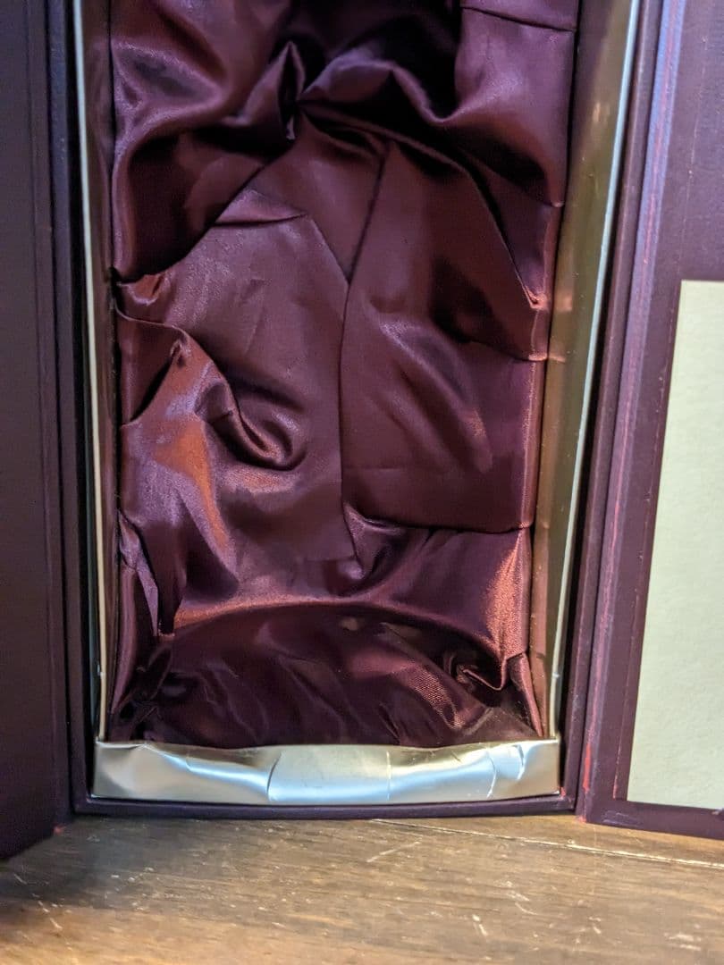 サントリーウイスキー響30年　空瓶