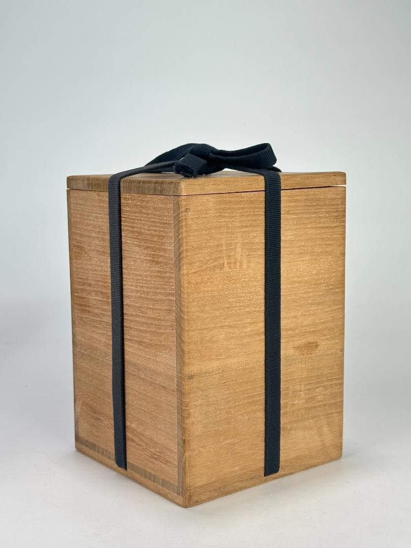 韓国美術　李朝時代　白磁　朝鮮王朝時代　後期の白磁瓶　徳利