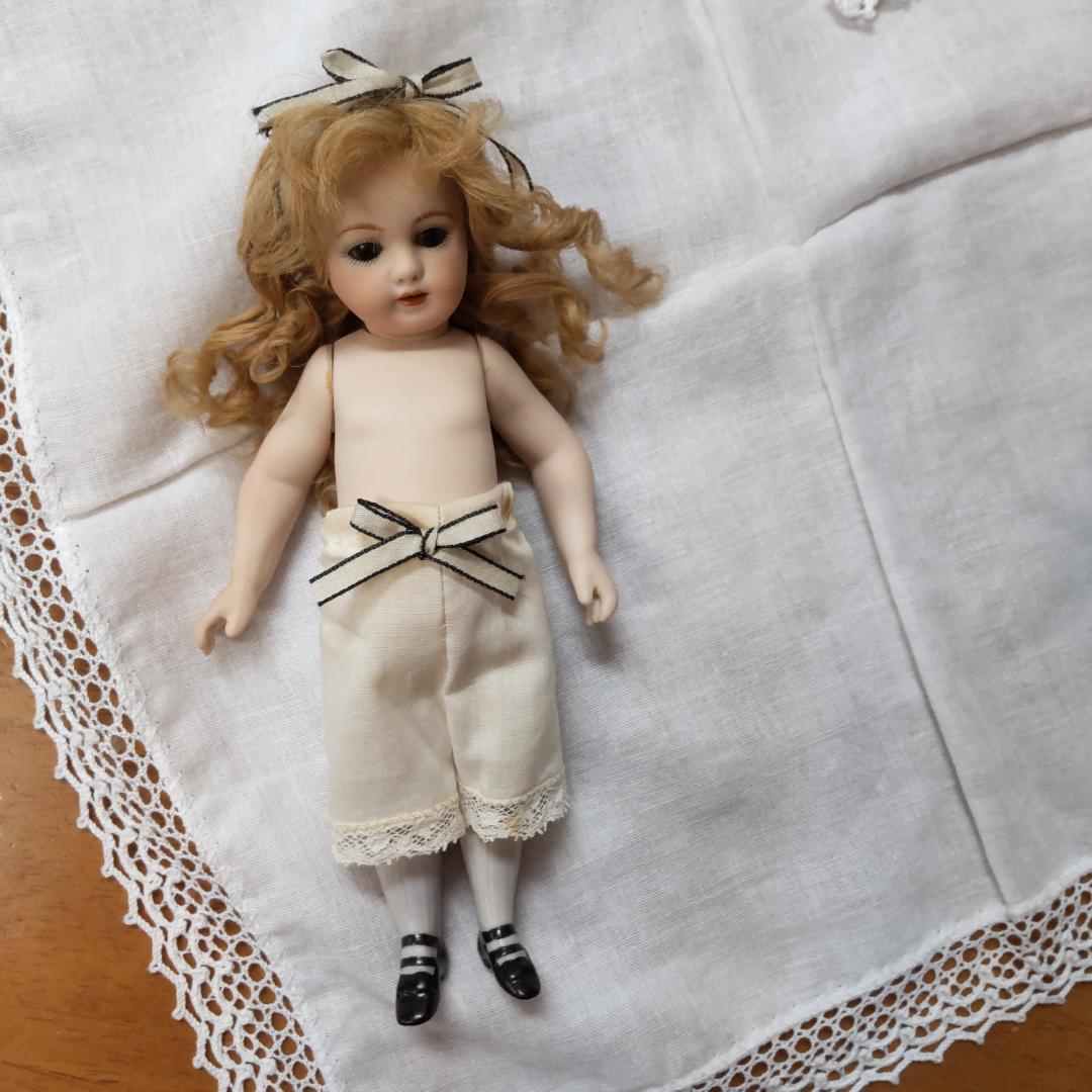 ミニョネット　アンティークドールリプロ　人形　シモン&ハルビック　リボン