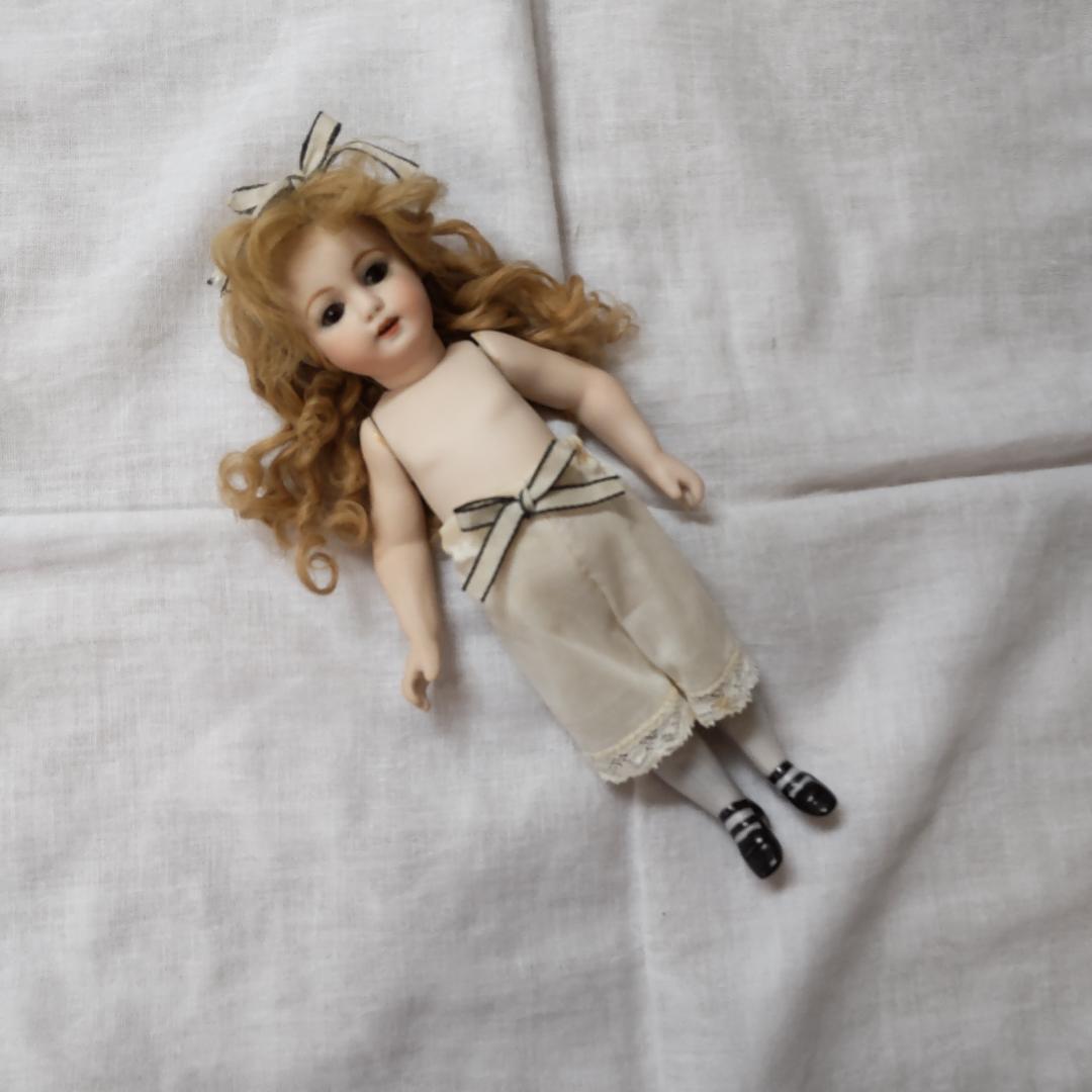 ミニョネット　アンティークドールリプロ　人形　シモン&ハルビック　リボン