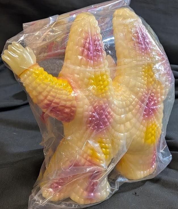 ぺスター「ウルトラマン」登場怪獣（Ｍ１号）蓄光版 ソフビフィギュア 未開封