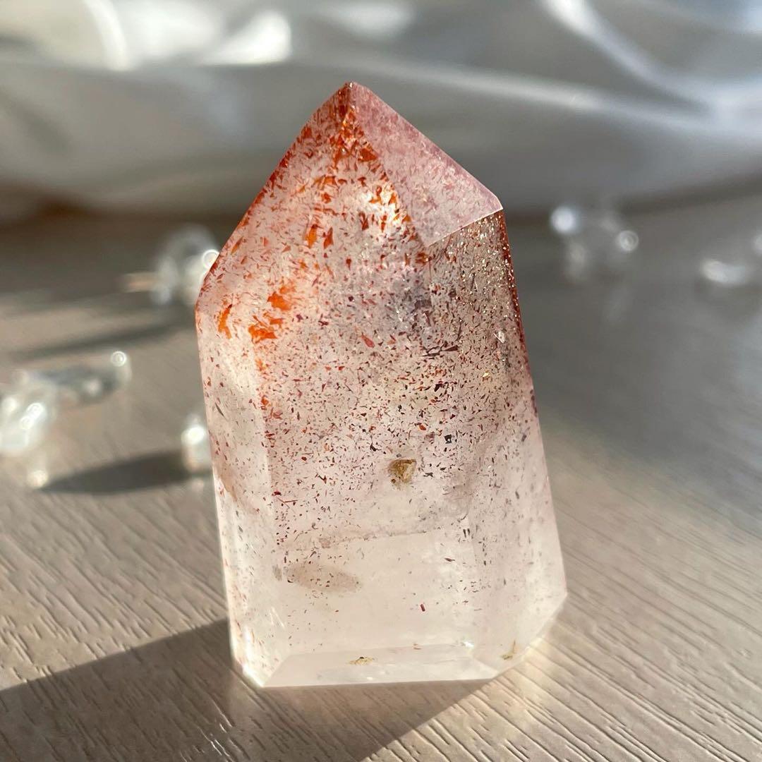 レピドクロサイトインクォーツ (虹色サンストーン入り) 天然石