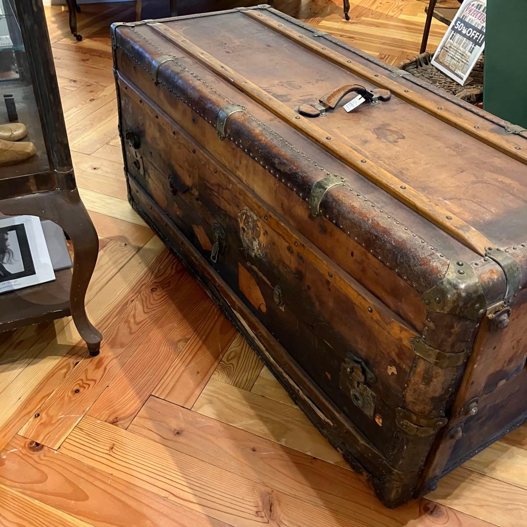 アンティーク　大きなトランク　レザー