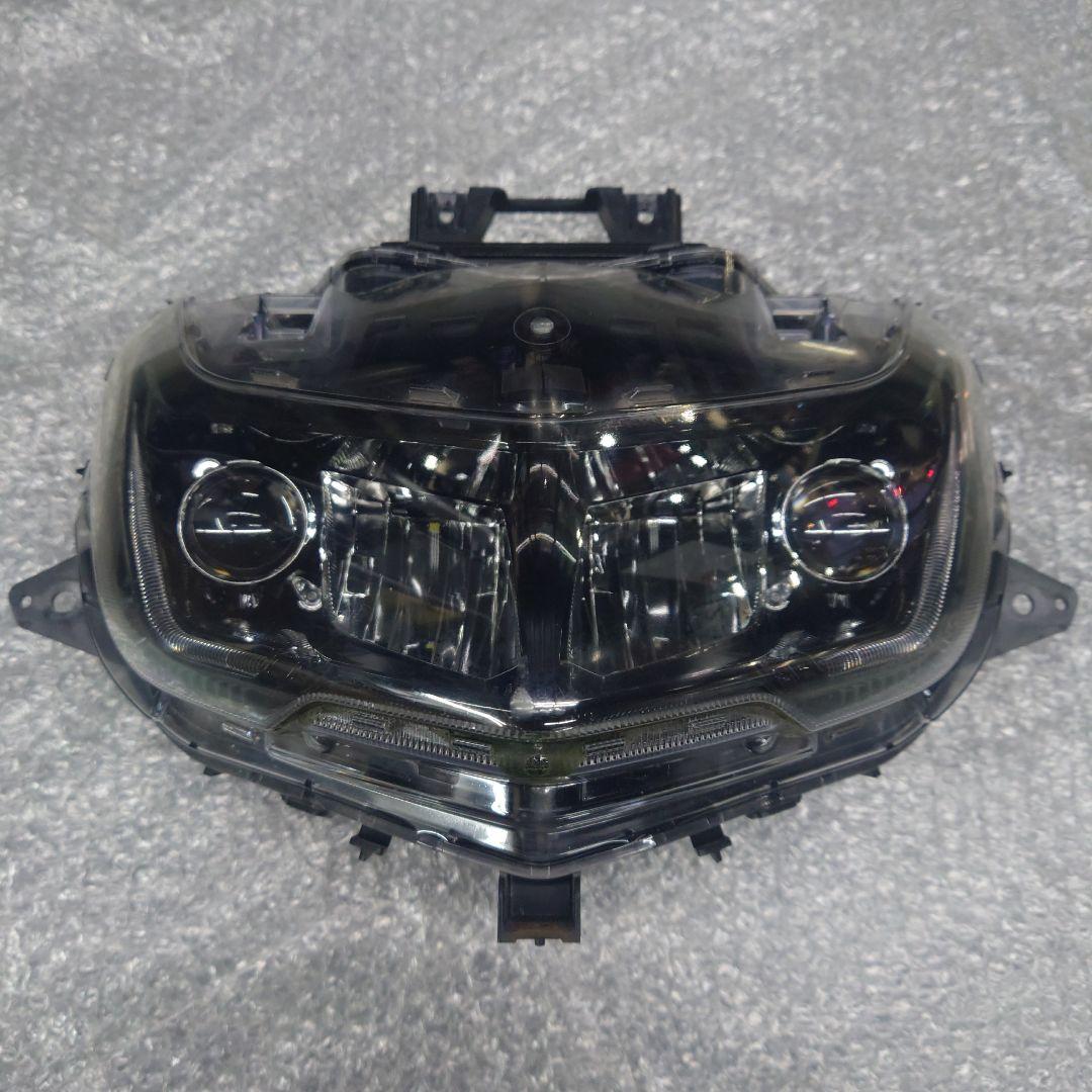 YAMAHA　マジェスティS ヘッドライト