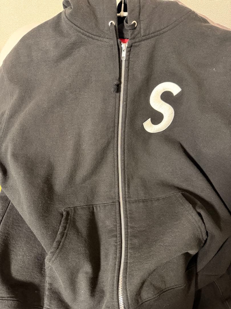 シュプリーム sロゴ