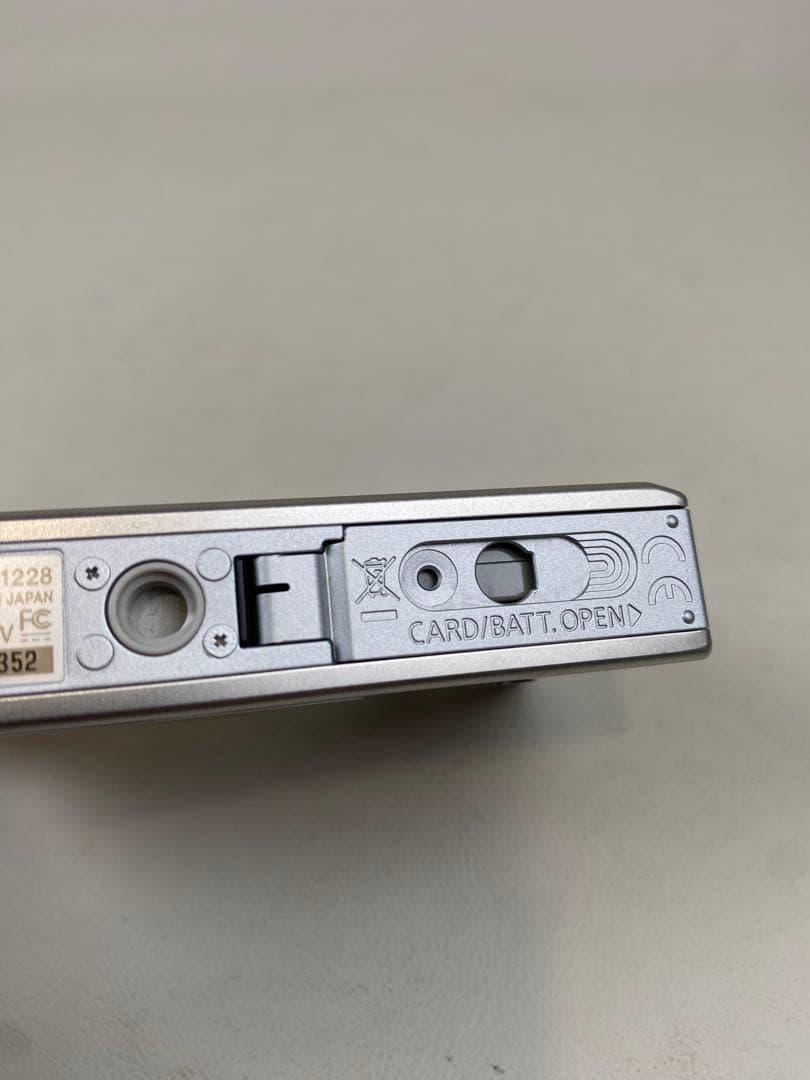 Canon IXY digital 10 シルバー