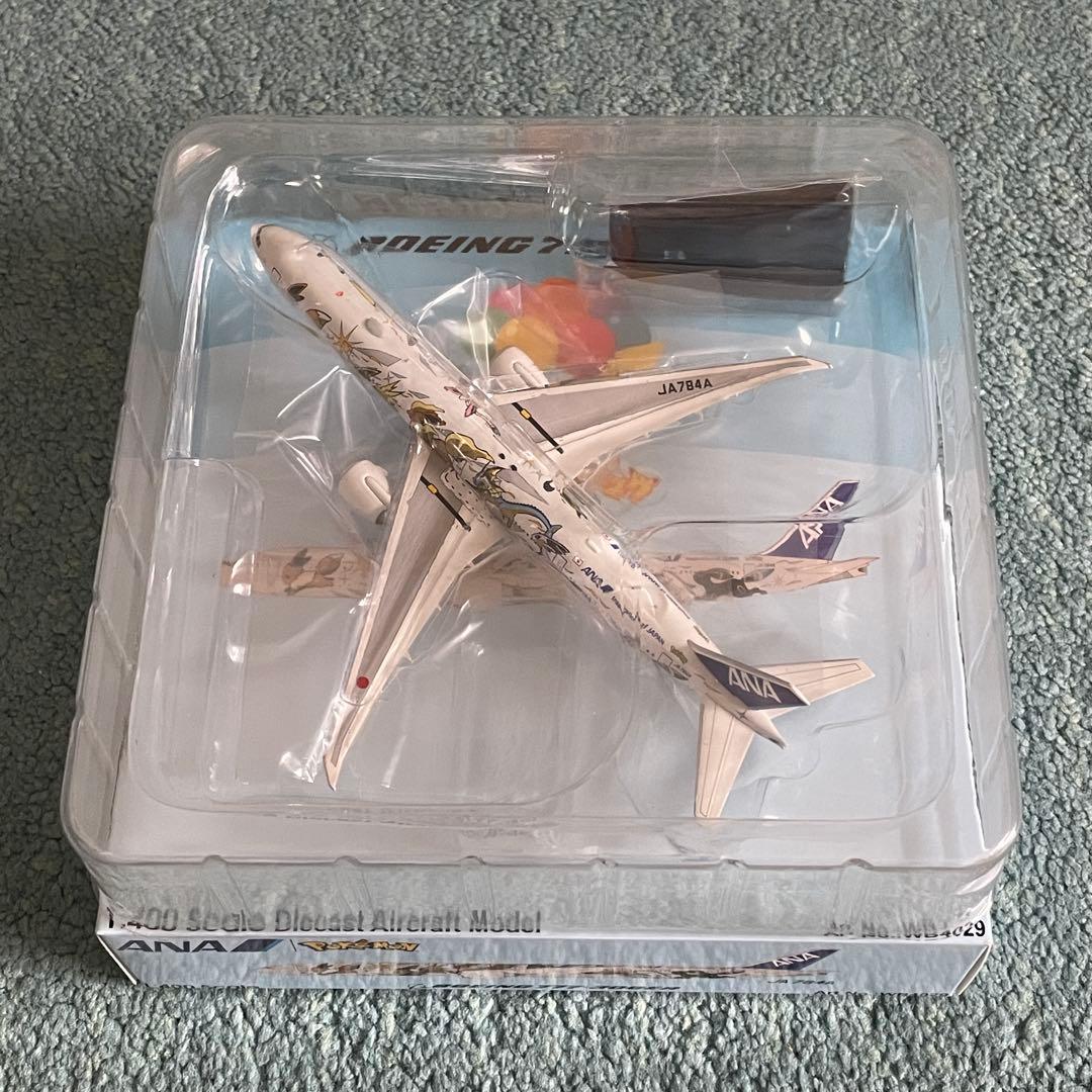 ANA 全日空 777-300ER ポケモン イーブイジェット スタンド付き