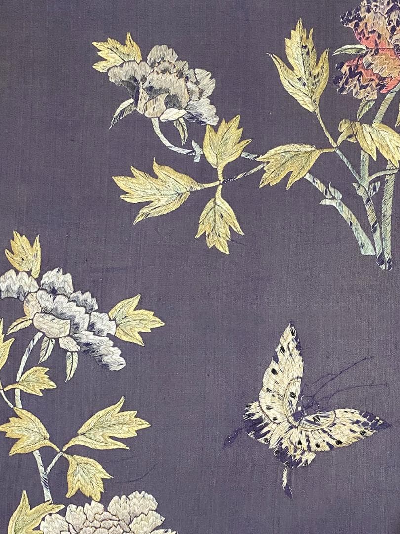 【繍】　★ 衝立 花蝶図繍片 ★　時代物　蝶々 花卉 刺繍文様　明清織繍