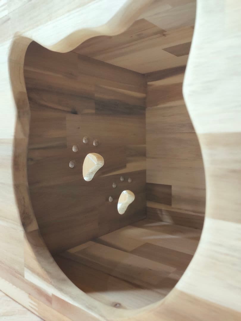 猫ちゃんの秘密基地　アカシア材　No,2　　　猫ハウス