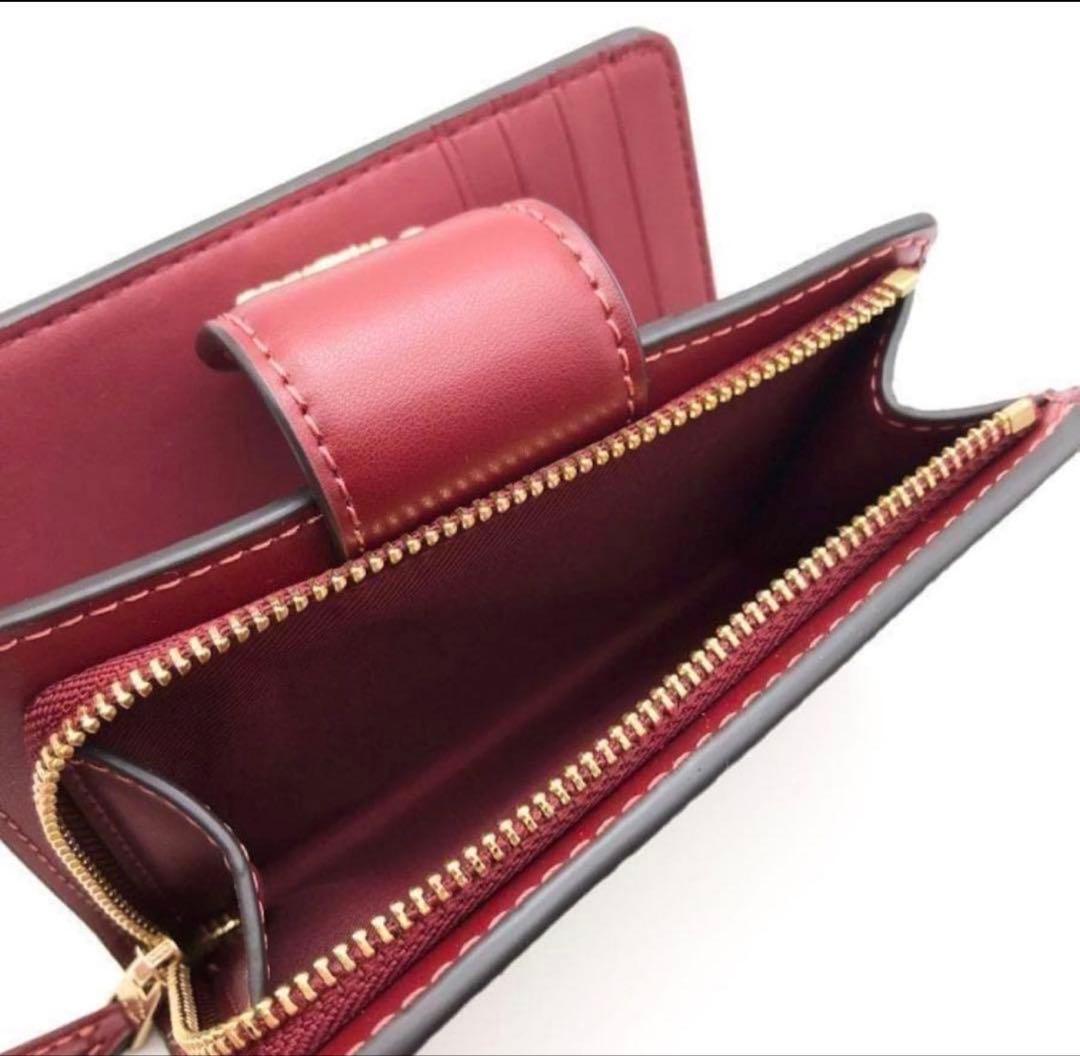 人気のcoachコーチシグネチャーチェリープリントミディアム二つ折り財布
