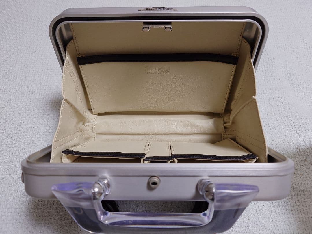 ゼロハリバートン　LMA-SI コンパクトアタッシュケース シルバー