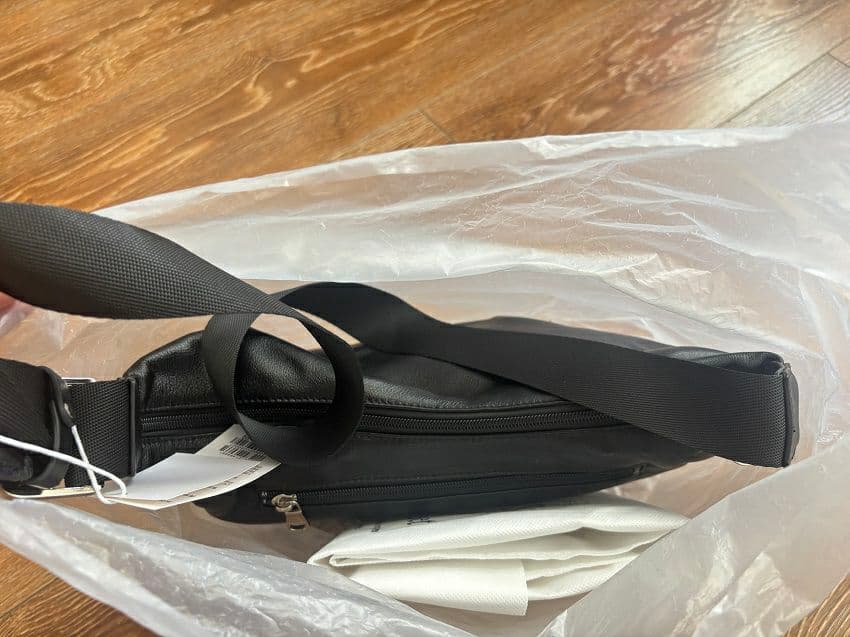 【新品】russet ソフトレザーラウンドショルダーバッグ　ブラック