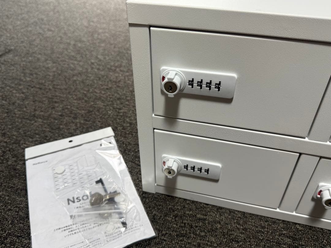 【新品】 エヌセーフ 貴重品ロッカー 金属製 ４人用 キャッシュ ボックス