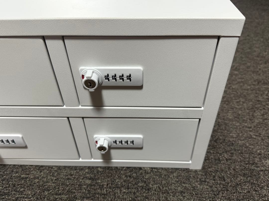 【新品】 エヌセーフ 貴重品ロッカー 金属製 ４人用 キャッシュ ボックス