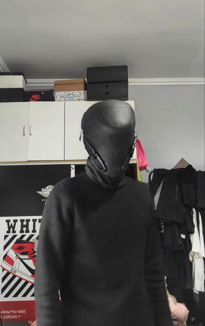 サイボーグ風フェイスマスク ブラック/ゴールド　サイバーパンク　コスプレ
