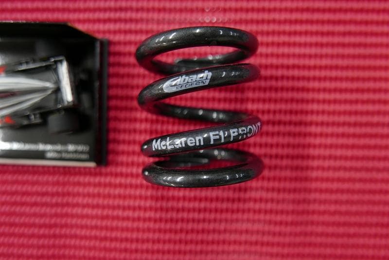 ミニカー McLaren MP4/12 + サスペンションスプリング