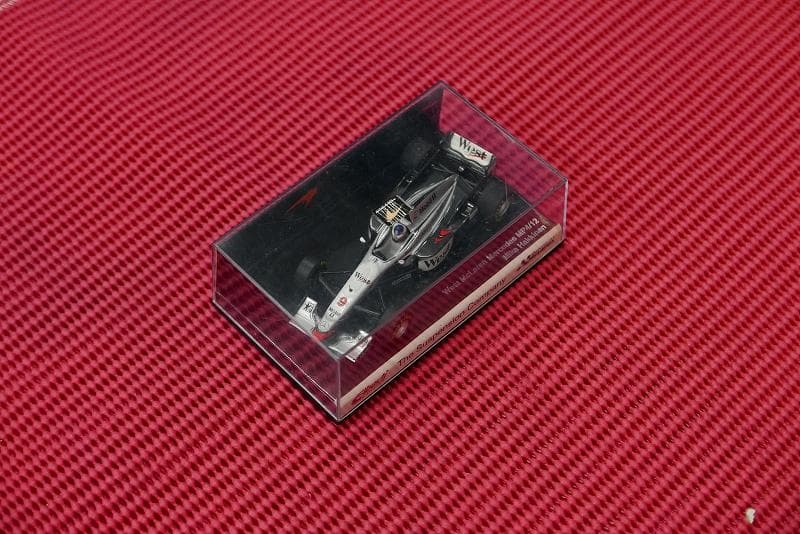 ミニカー McLaren MP4/12 + サスペンションスプリング
