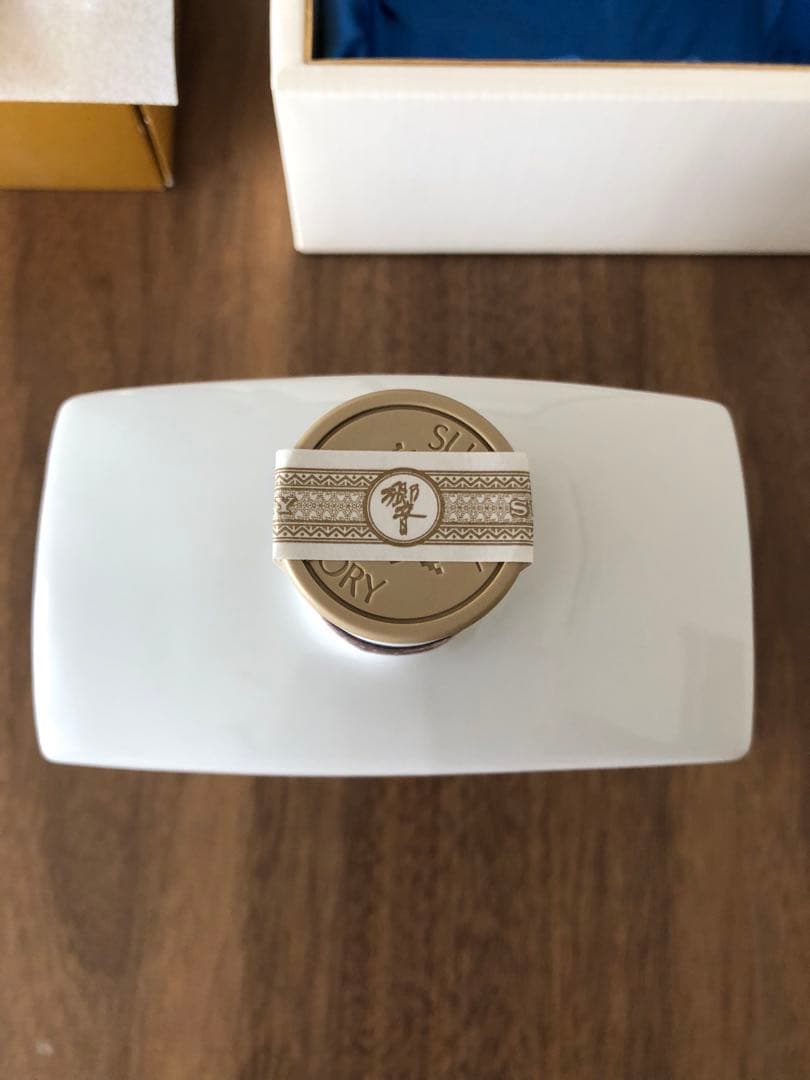 【未開栓・限定品】サントリー響17年　創業40周年記念陶器ボトル