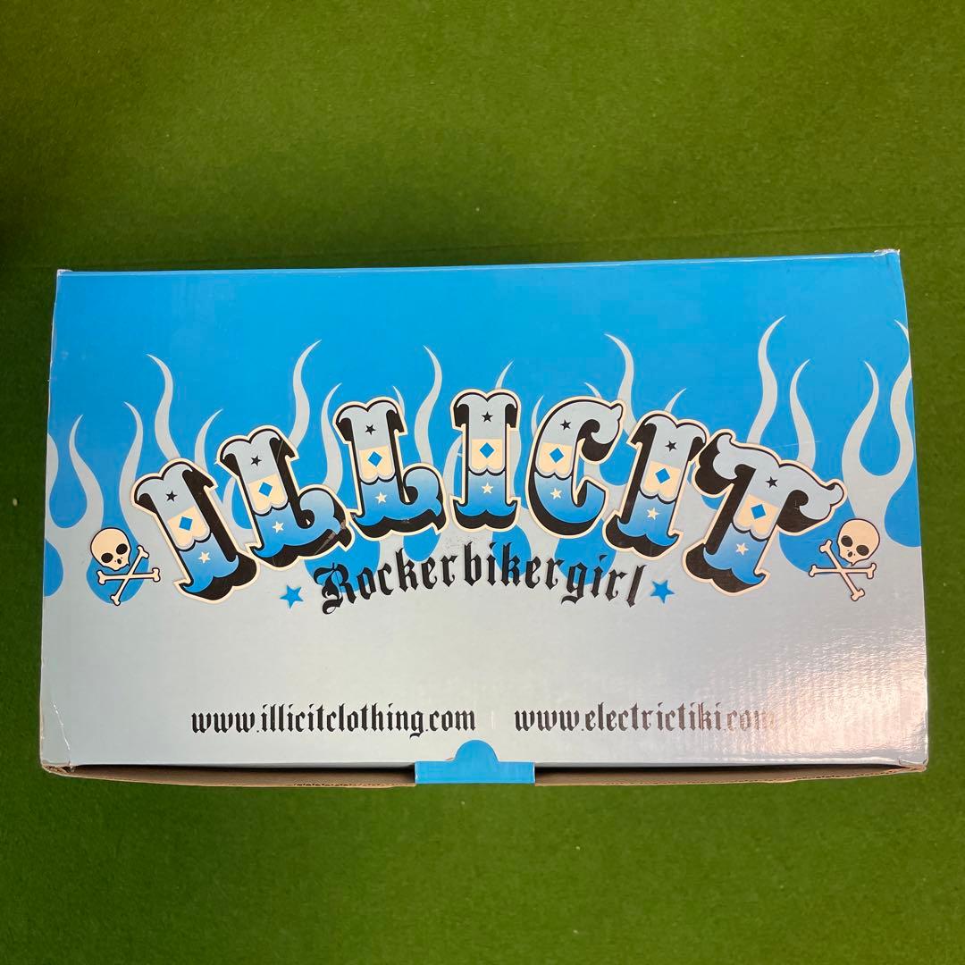 マーティンエモンド　ロッカーバイカーガールスタチュー