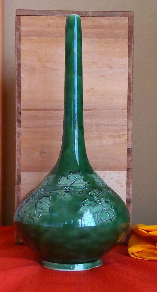 九谷焼野葡菊文花瓶　九谷作家竹田有恒