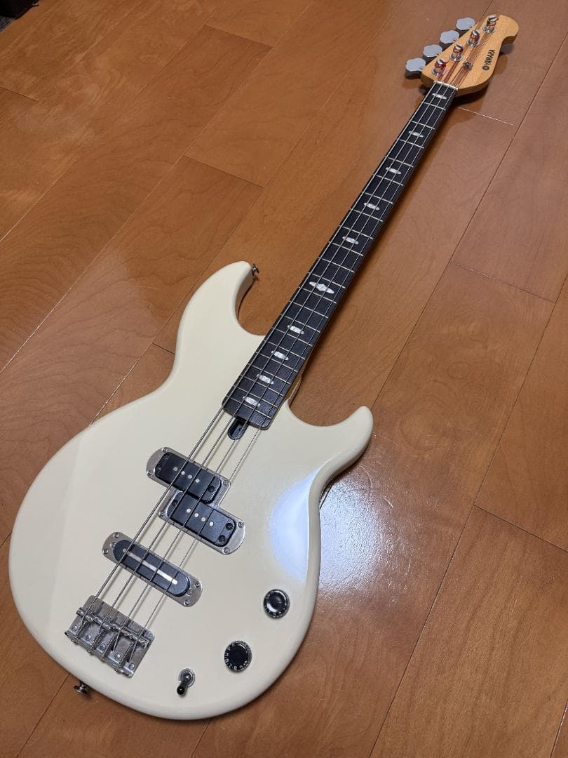 YAMAHA BB424 ヴィンテージホワイト ヤマハ