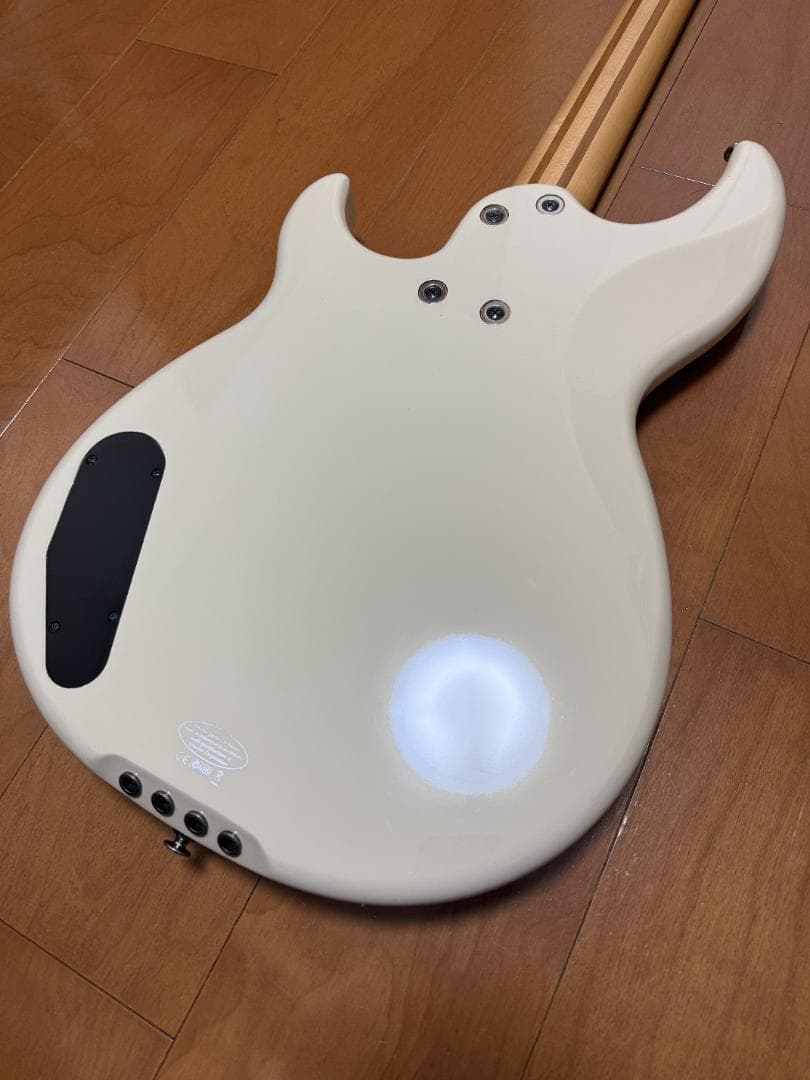 YAMAHA BB424 ヴィンテージホワイト ヤマハ