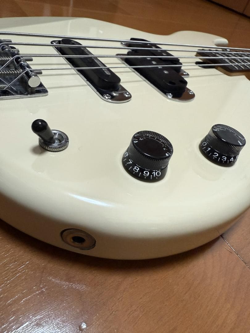 YAMAHA BB424 ヴィンテージホワイト ヤマハ