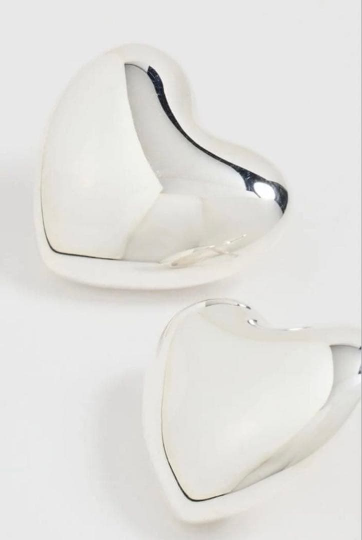 ANNIKA INEZアニカイネズ　ハートピアス ラージ　シルバーカラー神崎恵