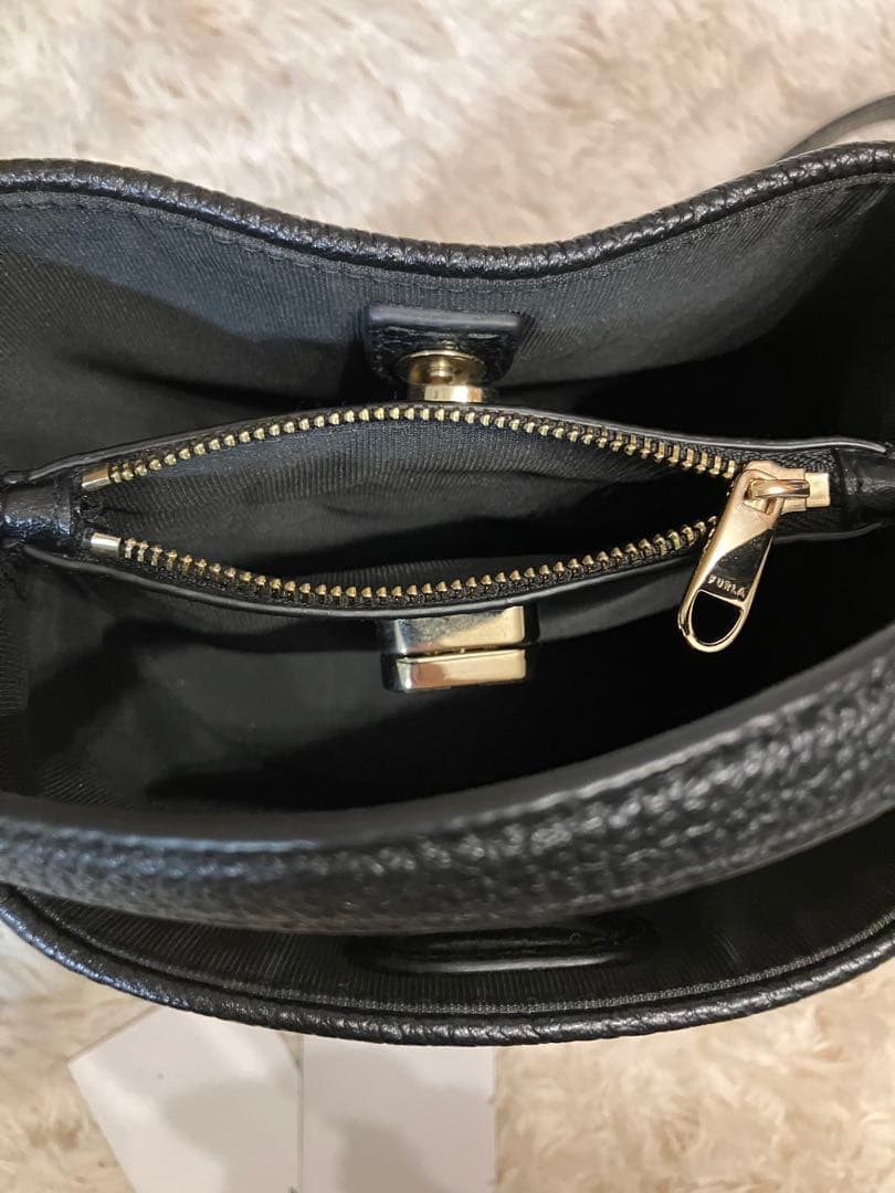 フルラ　ショルダーバッグ