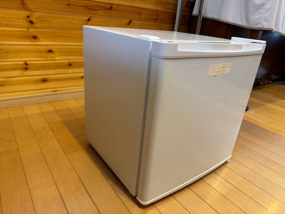 ホワイトミニ冷蔵庫