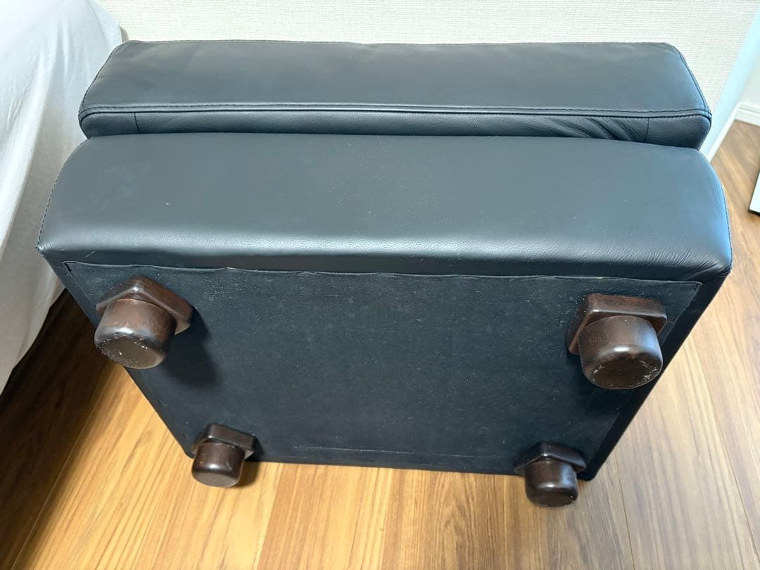 dura 黒 レザー オットマン　【直接取りに来てくれる方限定】　値下げ！