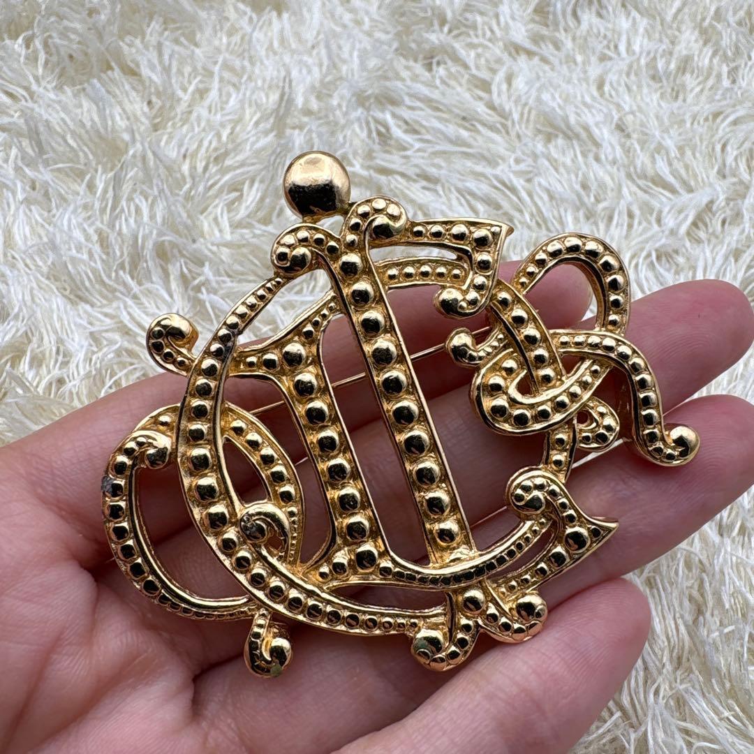 Christian Dior ゴールド　エンブレムロゴ　ブローチ