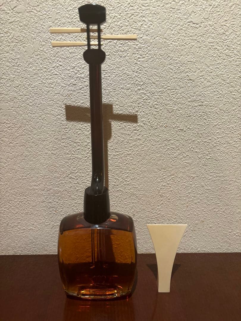 【SALE中終売品】サントリーピュアモルト 古樽仕上 三味線型ボトル 600ml